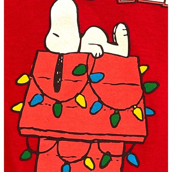 Peanuts Snoopy T-Shirt SM Red Dog House Christmas Lights Wake Me When Over Retro - Picture 8 of 11